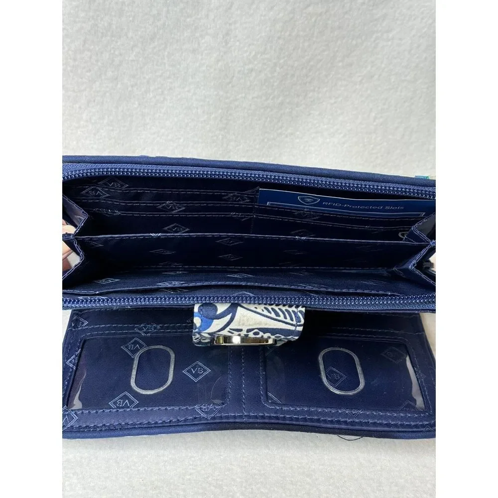Vera Bradley Turn lock Wallet Santiago Quilted Clutch Organizer Never Used-notes